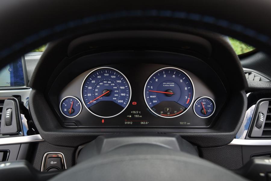 Панель приборов Alpina B4 Bi-Turbo Cabrio (F33) 2014 года  (UK) (фото 9 из 24)